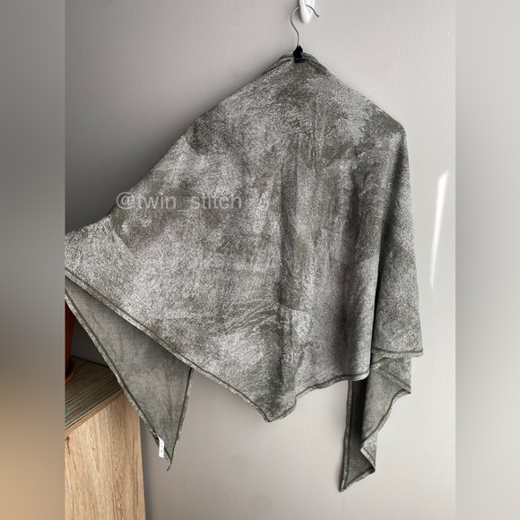 Lululemon All You Need Scarf Pixel Jacquard Alpine White Medium Olive - Picture 5 of 8